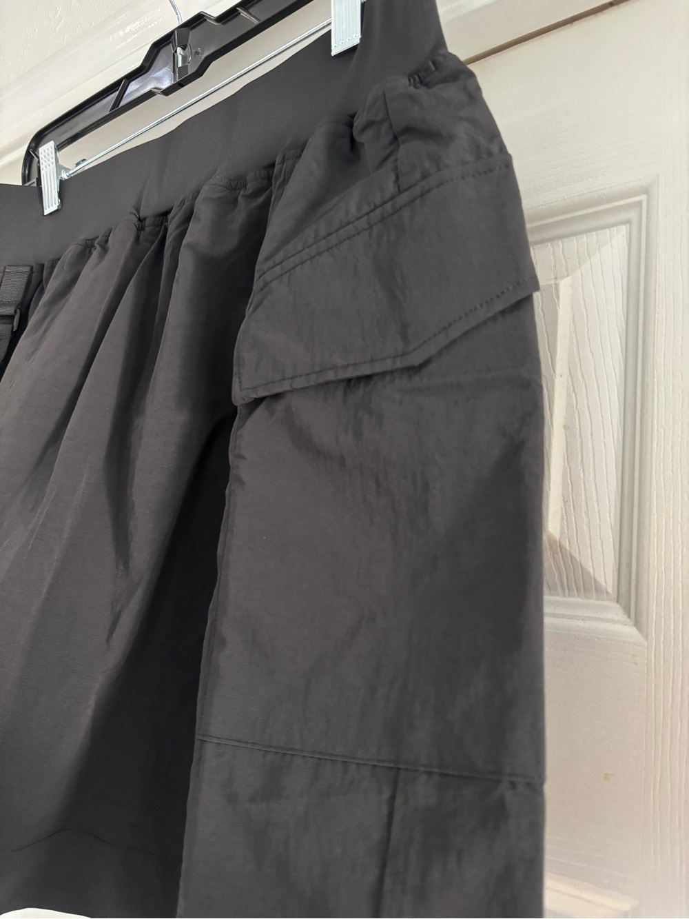 Halara Active 2-in-1 Hiking Cargo Skort • Large - Picture 8 of 9